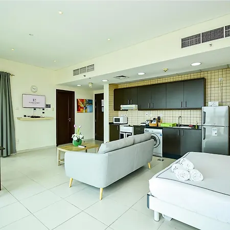 Luxury Escapes - Furnished Studio With Balcony In Royal Oceanic Dubai Buitenkant foto