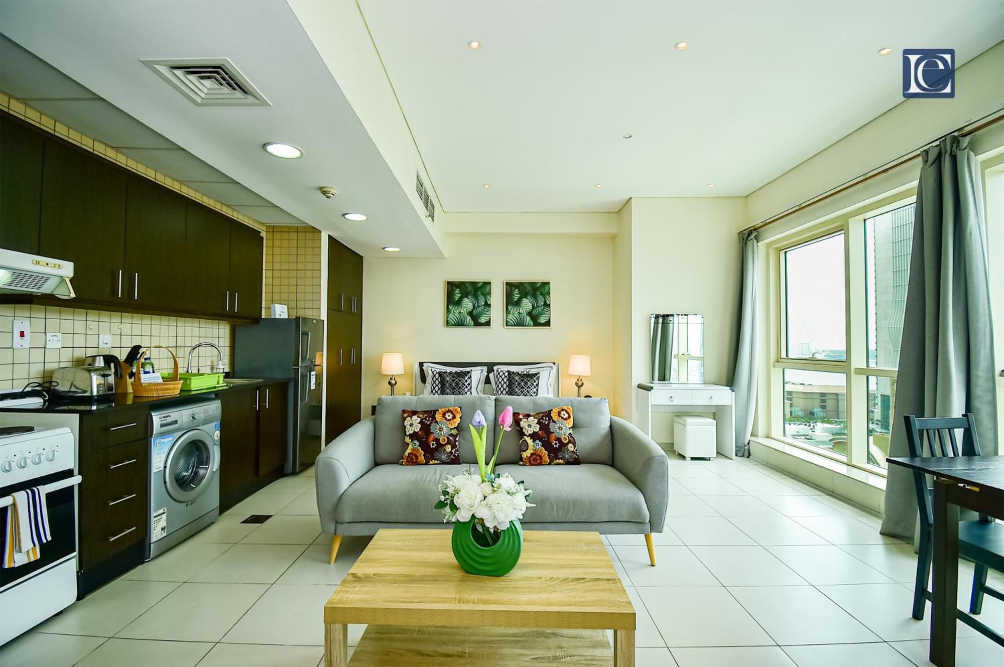 Luxury Escapes - Furnished With Balcony In Royal Oceanic * Дубай