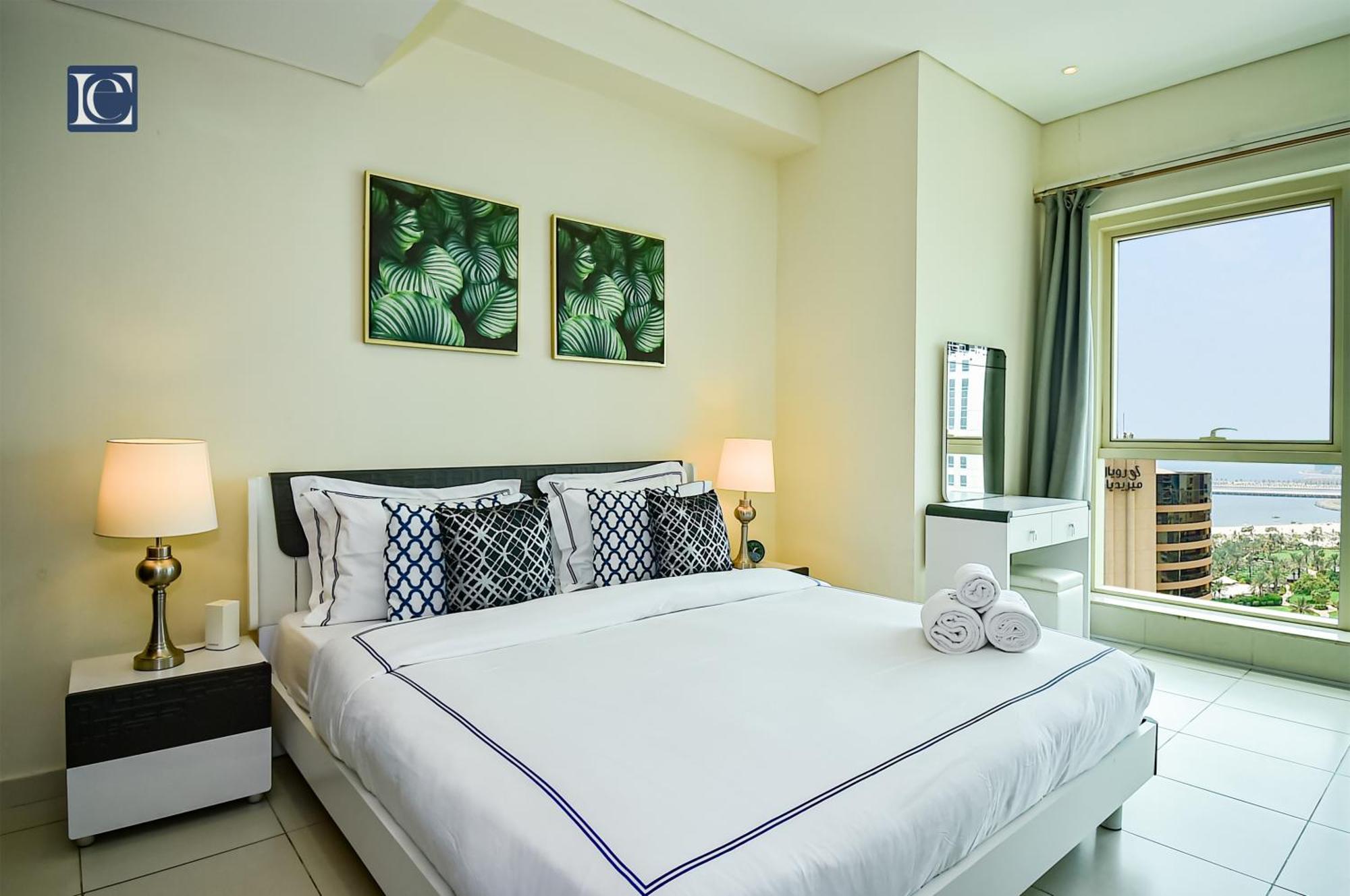 Luxury Escapes - Furnished With Balcony In Royal Oceanic Дубай