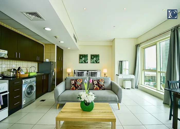 Luxury Escapes - Furnished Studio With Balcony In Royal Oceanic